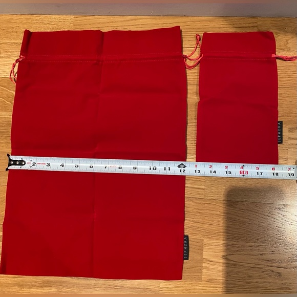 New Sephora Velour pouches in Red, set of 2 - Picture 2 of 3